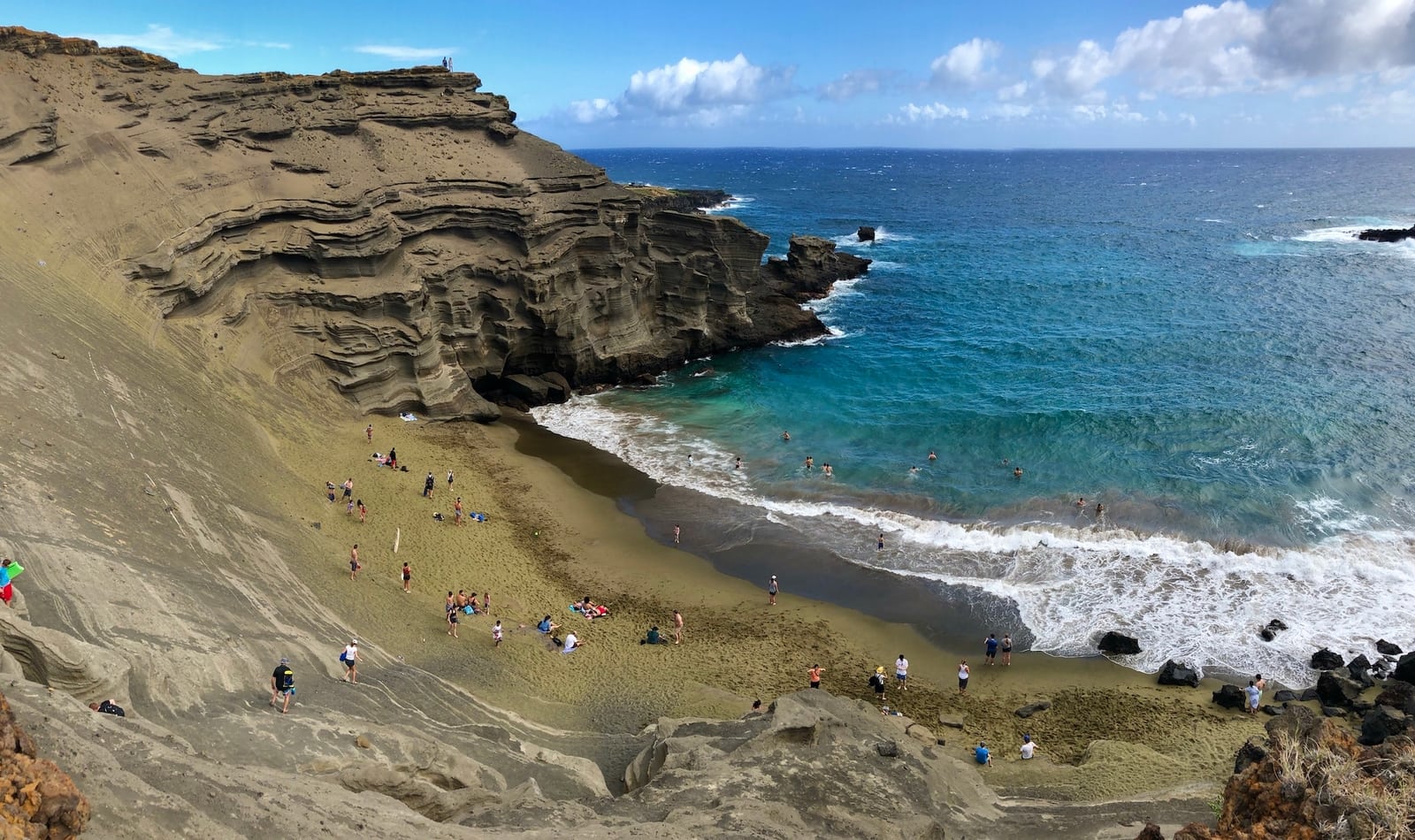 A photo of the PapakÅlea Beach at the Big Island, Hawaii